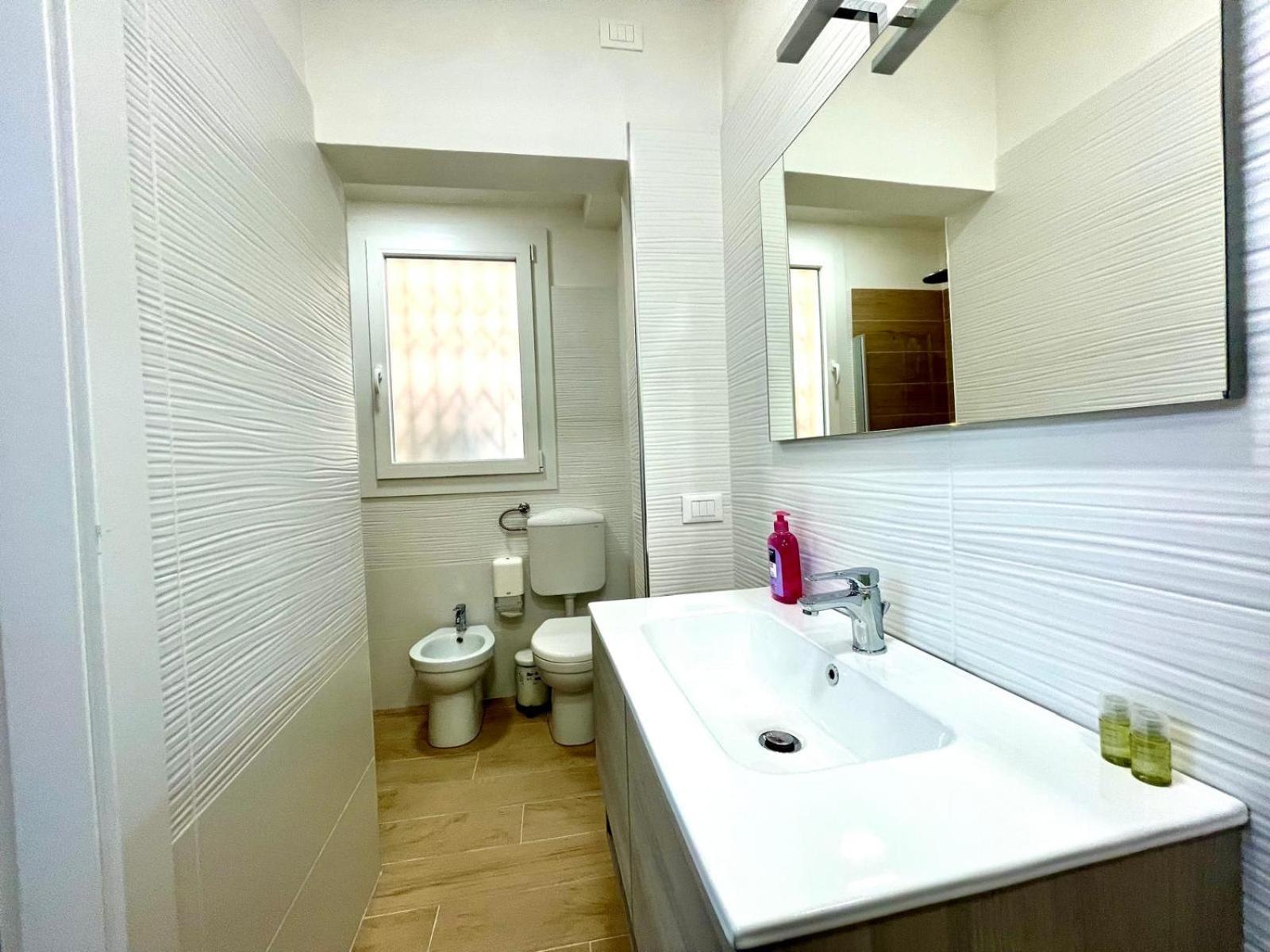 50 Tourist House Bologna - Pratello - Self Check-In Apartman Kültér fotó